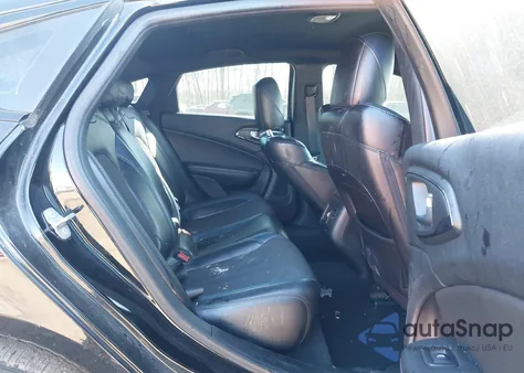 2015 Chrysler 200 S z USA, uszkodzony, nr VIN 1C3CCCBB0FN538105